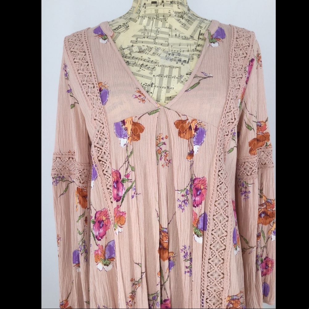En Creme Med. Boho tunic dress, Pink floral , long sleeve , with lace trimming